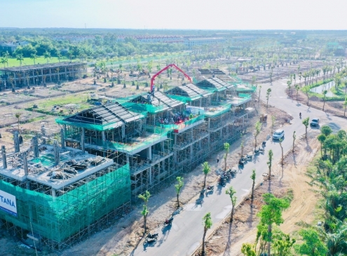 The topping out ceremony of the Camellia villa 